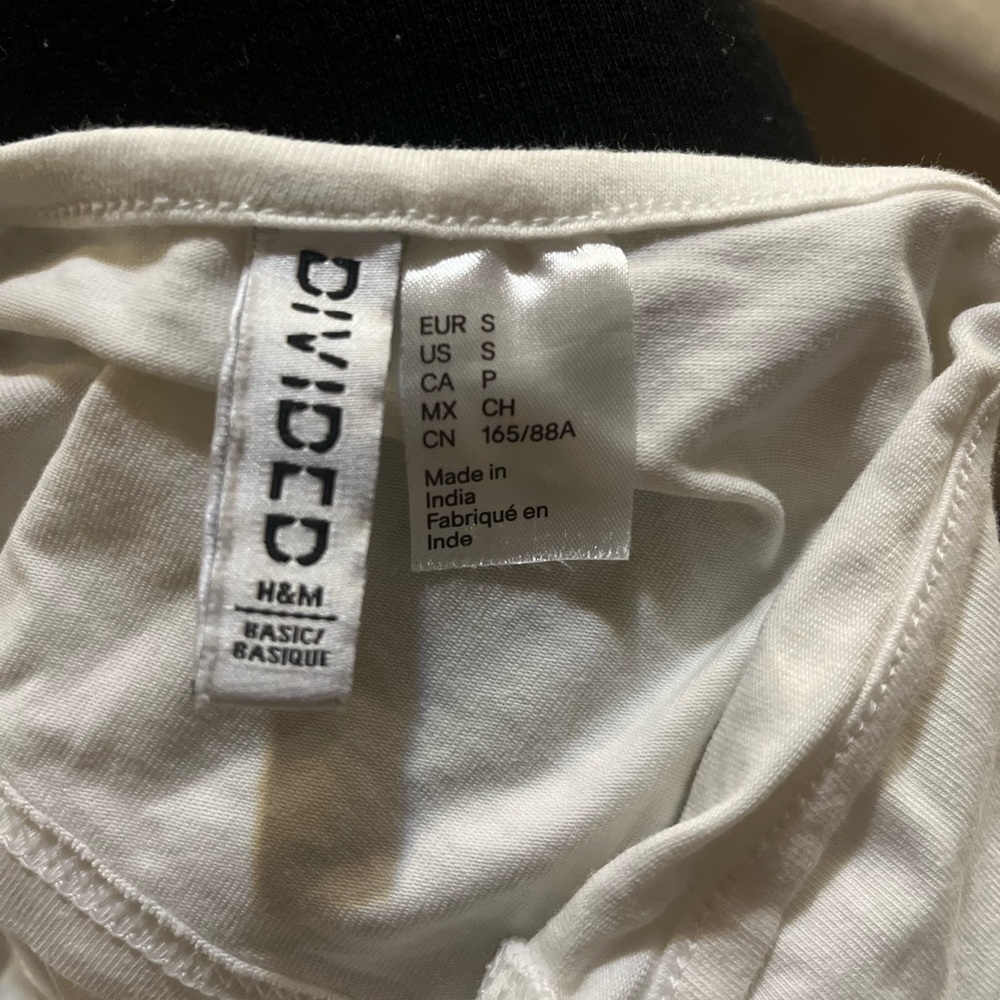 H&M Divided White Basic Top - Picture 3 of 3
